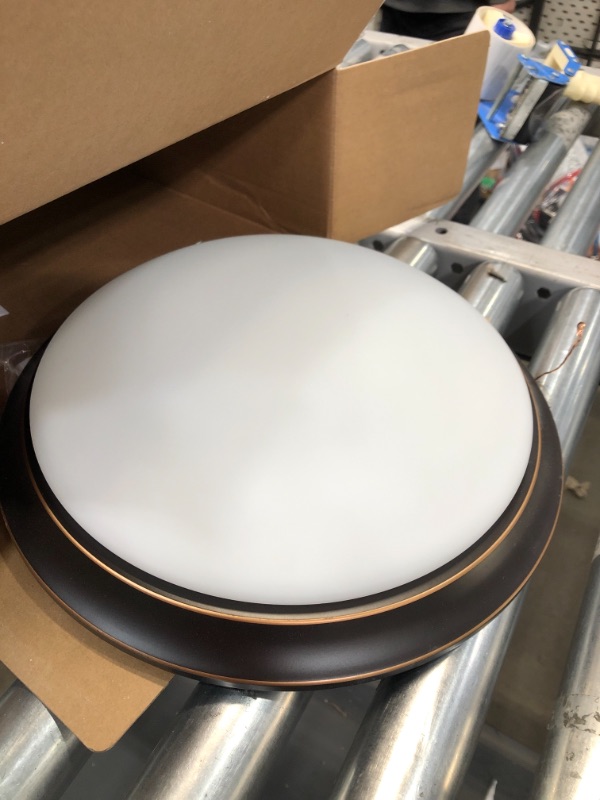 Photo 2 of ***USED***
Hampton Bay Withers 13 in. 140-Watt Equivalent Oil-Rubbed Bronze Selectable Integrated LED Flush Mount with Glass Shade
