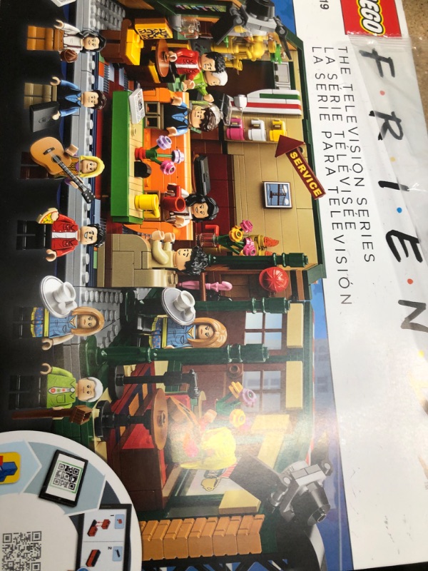 Photo 5 of LEGO Ideas 21319 Central Perk Building Kit (1,070 Pieces)
