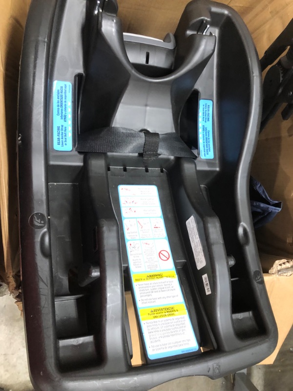 Photo 2 of GRACO FastAction SE Travel System Includes Quick Folding Stroller and SnugRide 35 Lite Infant Car Seat with base *similar to stock photo *