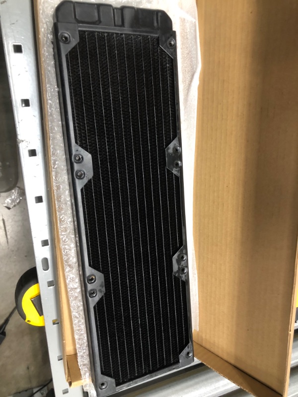 Photo 1 of Corsair Hydro X Series XR5 360mm Water Cooling Radiator