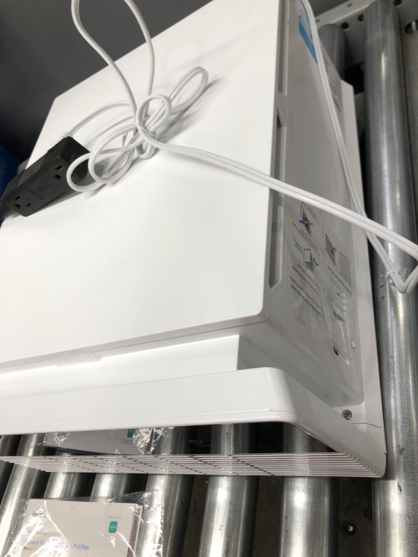 Photo 1 of t***DAMAGED* LEVOIT Air Purifiers for Home Large Room, H13 True HEPA Filter Cleaner with Washable Filter for Allergies and Pets, Smokers, Mold, Pollen, Dust, Quiet Odor...
