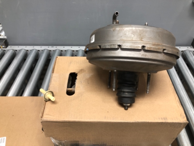 Photo 2 of **READ BELOW**USED** Remanufactured Vacuum Power Brake Booster W/o Master Cylinder, Cardone Reman 53-8322
