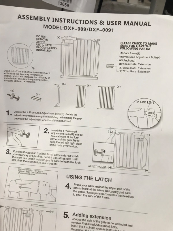 Photo 1 of DXF-009 Expandable Baby Pet Gate] Baby Dog