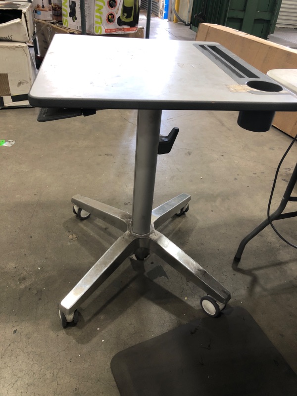 Photo 3 of Ergotron – LearnFit Mobile Standing Desk, Rolling Laptop Sit Stand Desk – Tall, Grey
LEVER IS DAMAGED, STOPS THE DEST FROM RISING