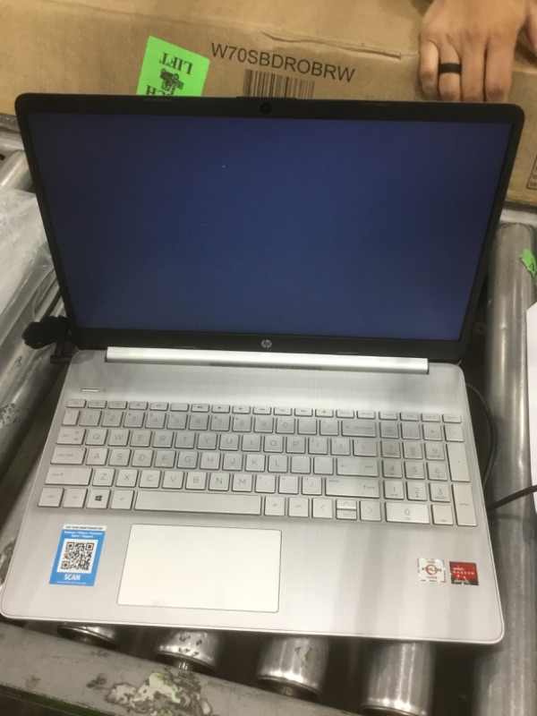 Photo 1 of PARTS ONLY, NO RETURNS NON REFUNDABLE
HP 15-EF1001 AMD Athlon™ Silver 3050U 2.3GHz 128GB SSD 4GB 15.6"