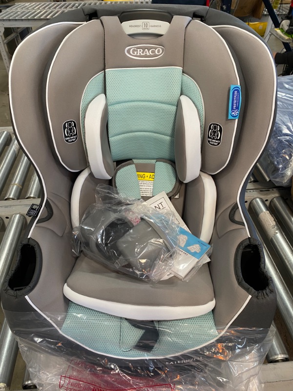 Photo 2 of Graco Extend2Fit Convertible Car Seat, Ride Rear Facing Longer with Extend2Fit, Spire
