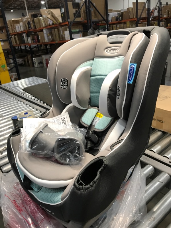 Photo 4 of Graco Extend2Fit Convertible Car Seat, Ride Rear Facing Longer with Extend2Fit, Spire
