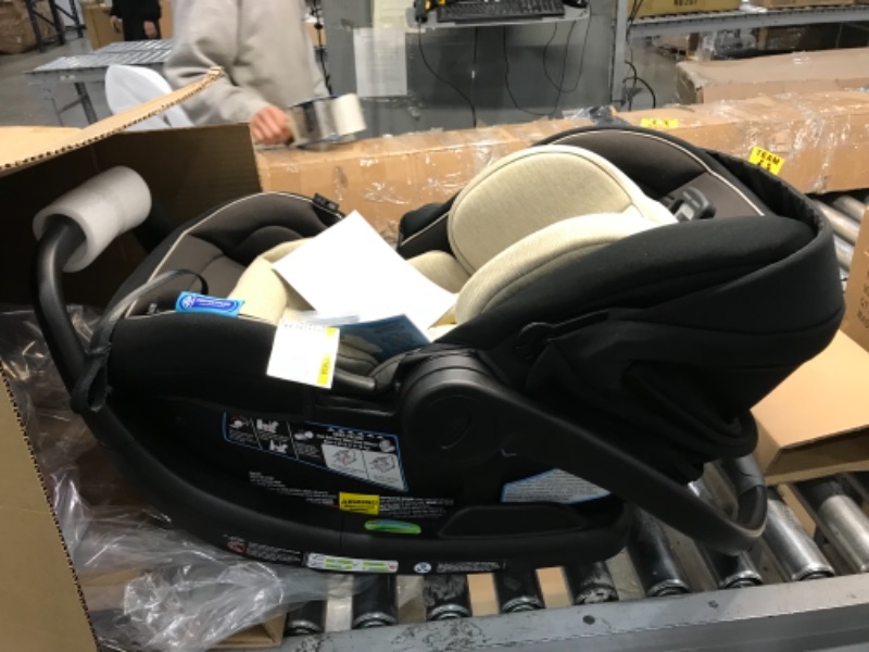 Photo 3 of Graco SnugRide SnugFit 35 DLX Infant Car Seat with Anti-Rebound Bar
