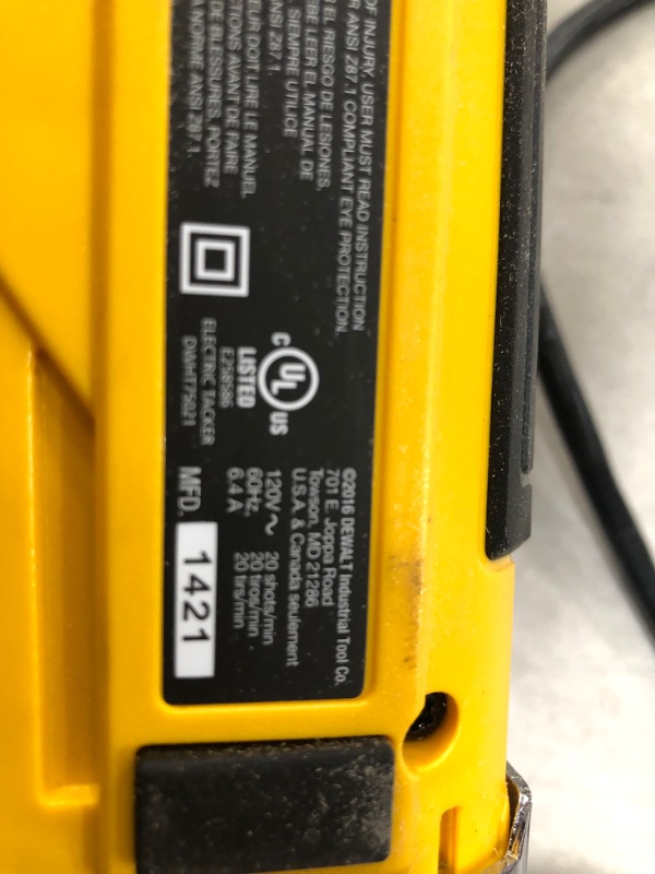 Photo 3 of USED (DID NOT FUNCTION) DeWalt 5-in-1 Multi-Tacker and Brad Nailer