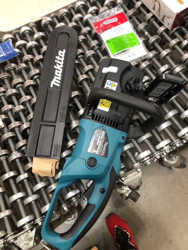 Photo 2 of (WASN'T TESTED) 
Makita-UC4051A Chain Saw, Electric, 16 in. Bar - Sliver
