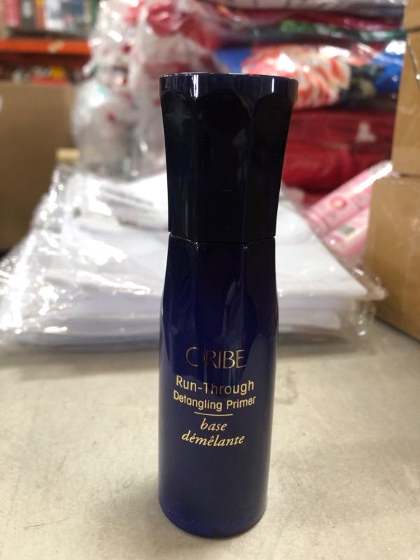 Photo 2 of Oribe Run-Through Detangling Primer
