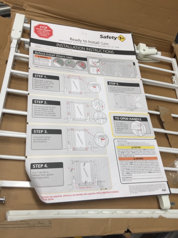 Photo 2 of Safety 1st Top of Stairs Baby Gate, White