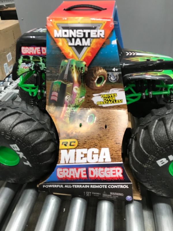 Photo 2 of ***MISSING REMOTE CONTROLLER*** Monster Jam, Official Mega Grave Digger All-Terrain Remote Control Monster Truck with Lights, 1: 6 Scale
