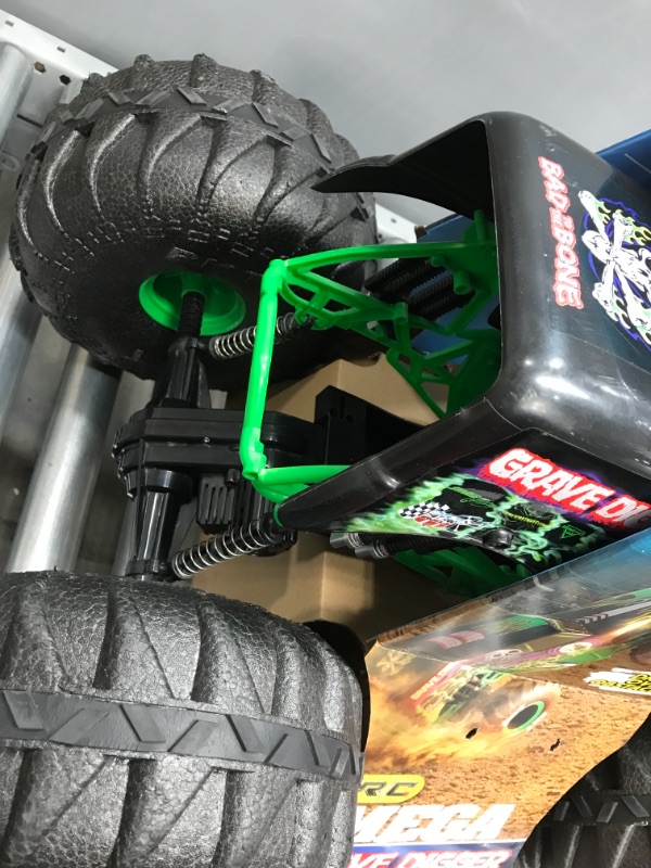 Photo 3 of ***MISSING REMOTE CONTROLLER*** Monster Jam, Official Mega Grave Digger All-Terrain Remote Control Monster Truck with Lights, 1: 6 Scale
