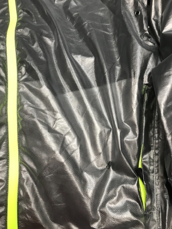 Photo 3 of MEDIUM****DAMAGED SMALL HOLE**** FROGG TOGGS Xtreme Lite - Men's Breathable Waterproof Jacket
