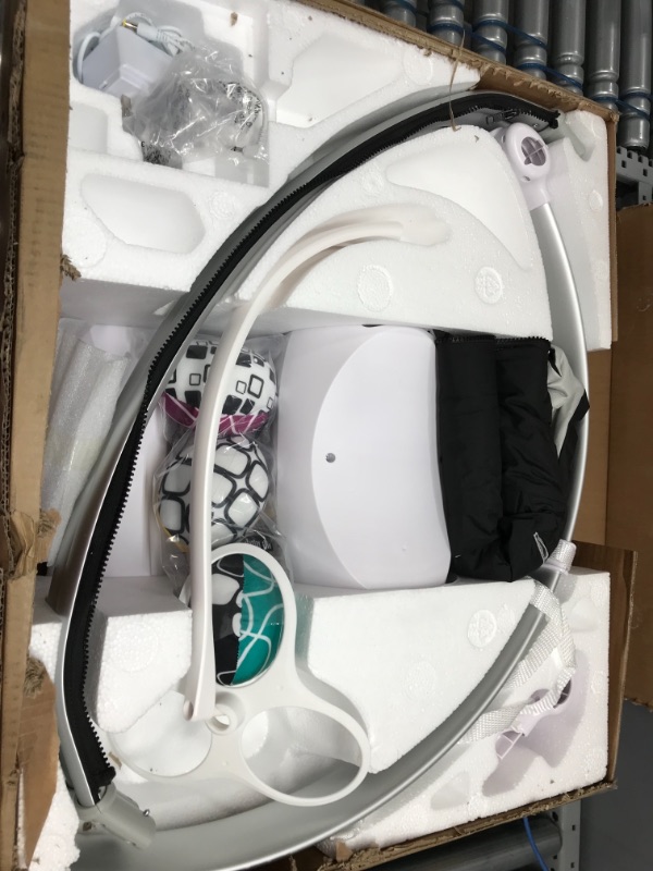 Photo 4 of 4Moms mamaRoo 4 Classic Baby Seat
