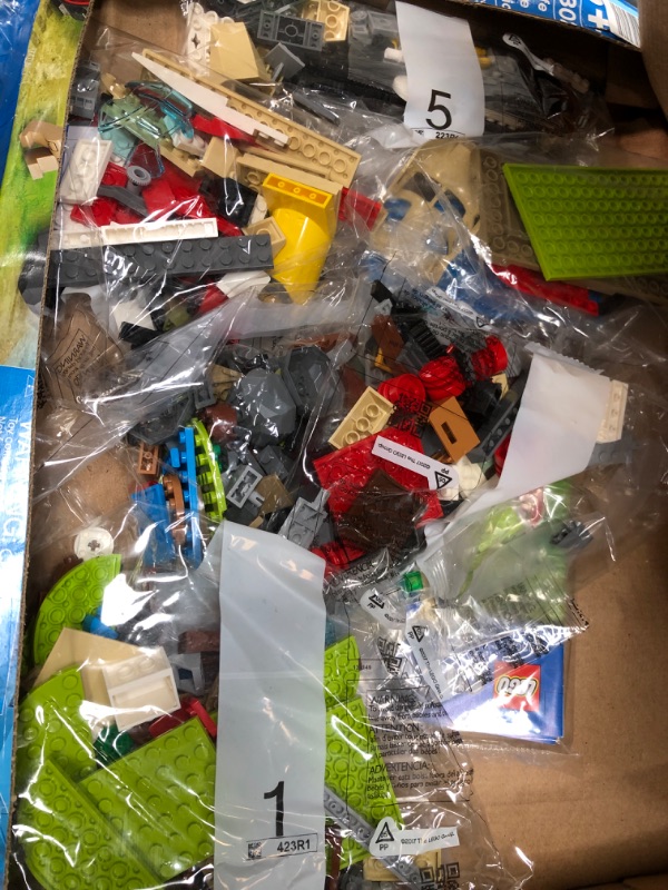 Photo 2 of Lego Wildlife Rescue Operation 525 Pieces Toy Set
