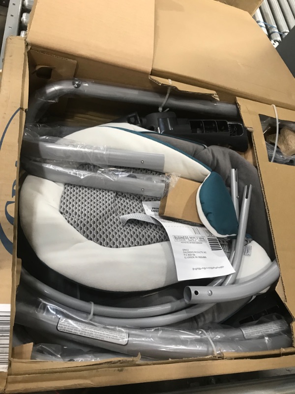 Photo 3 of Graco DuetSoothe Swing and Rocker
