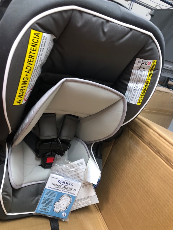 Photo 3 of Graco SnugRide SnugLock 35 Infant Car Seat
