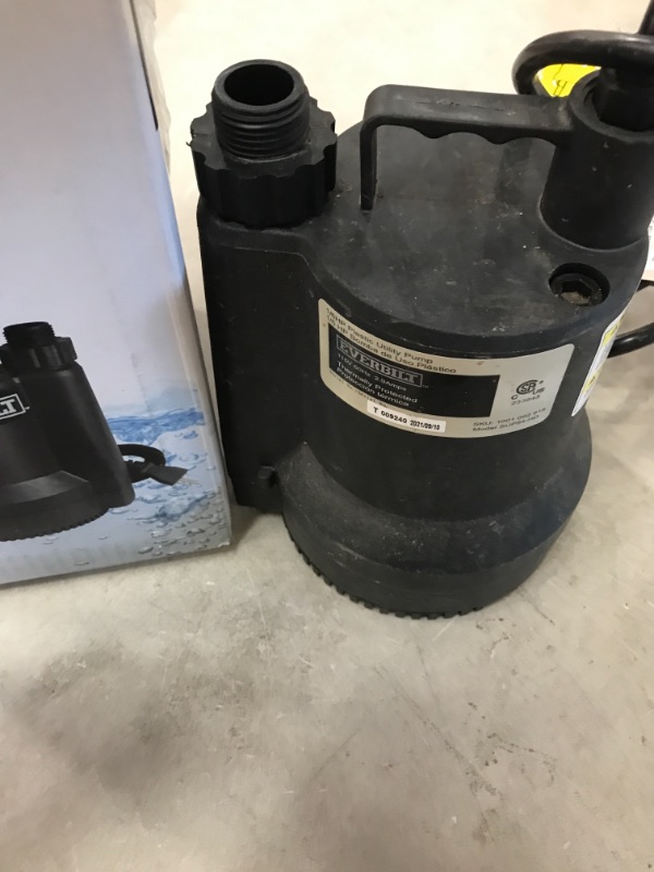 Photo 2 of 1/6 HP Plastic Submersible Utility Pump