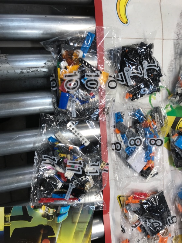 Photo 2 of LEGO BOOST Creative Toolbox 17101
