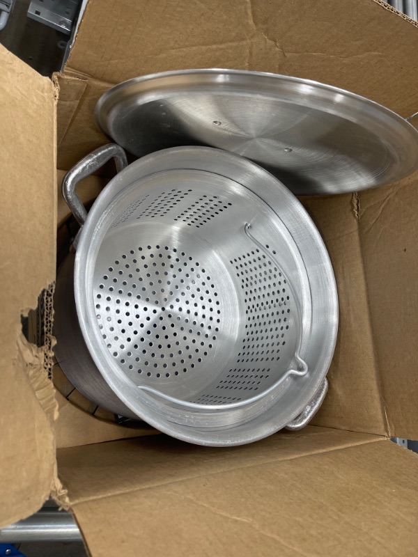 Photo 2 of Bayou Classic 4024 24-Quart All Purpose Aluminum Stockpot with Steam and Boil Basket
