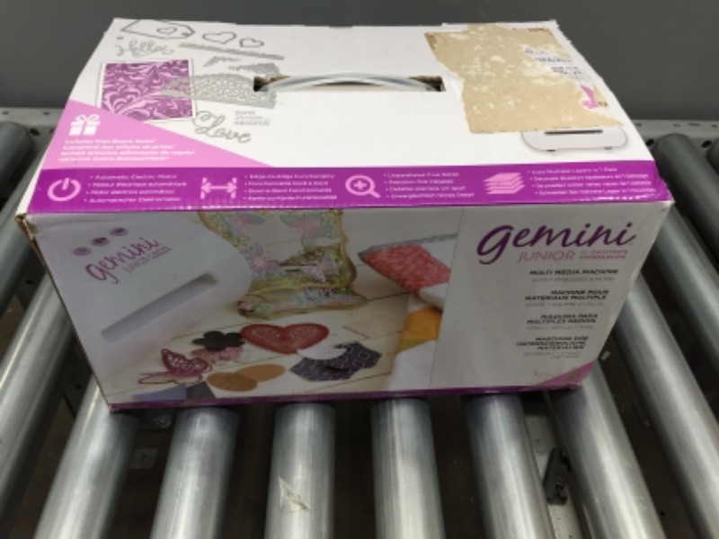 Photo 2 of Gemini Twin-Function Cutter & Embosser Crafter's Companion Junior Jnr Portable Die Cutting and Embossing Machine ***Missing Power Cord Unable To Test**