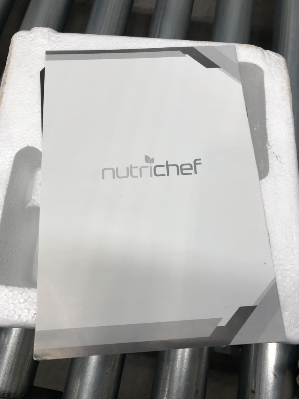 Photo 3 of Stainless Steel Electric Juice Press-Citrus Juicer or Squeezer Masticating Machine w/ 160W Power, Handle & Cone for Orange, Lime, Pomegranate and Grapefruit and Lemon Fruit-NutriChef PKJCR305

**tested, working!
