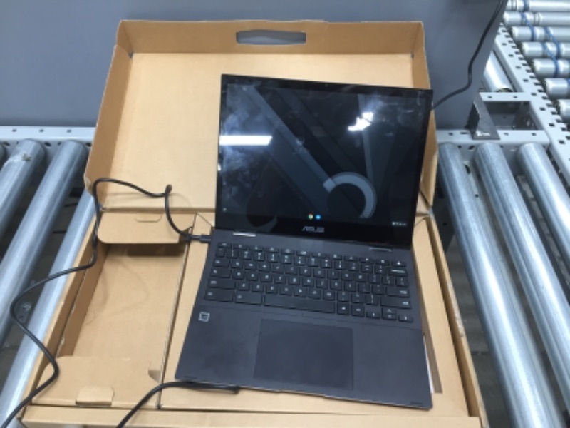 Photo 2 of ASUS Chromebook Flip CM3, 12" Touchscreen HD NanoEdge Display, MediaTek 8183 Processor, Arm Mali-G72 MP3 GPU, 32GB Storage, 4GB RAM, Wi-Fi 5, Chrome OS, Aluminum, Mineral Gray,  CM3200FVA-DS42T
**TESTED, POWERS ON!