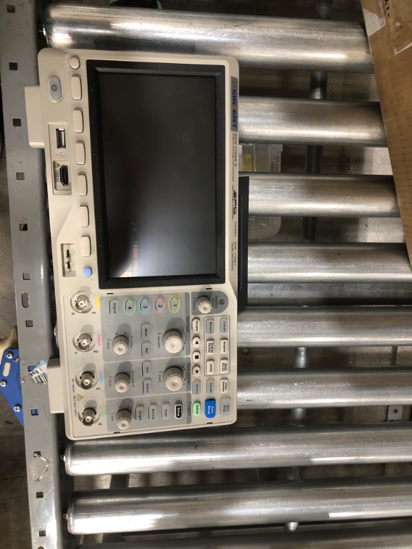 Photo 2 of Siglent SDS1104X-E 100Mhz digital oscilloscope 4 channels standard decoder
