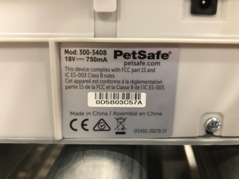 Photo 3 of (Used - Parts Only) PetSafe ScoopFree Original Automatic Self-Cleaning Cat Litter Boxes - Purple or Taupe - Ultra with Health Counter - Includes Disposable Litter Tray with 4.5 lb Premium Blue Crystal Cat Litter
