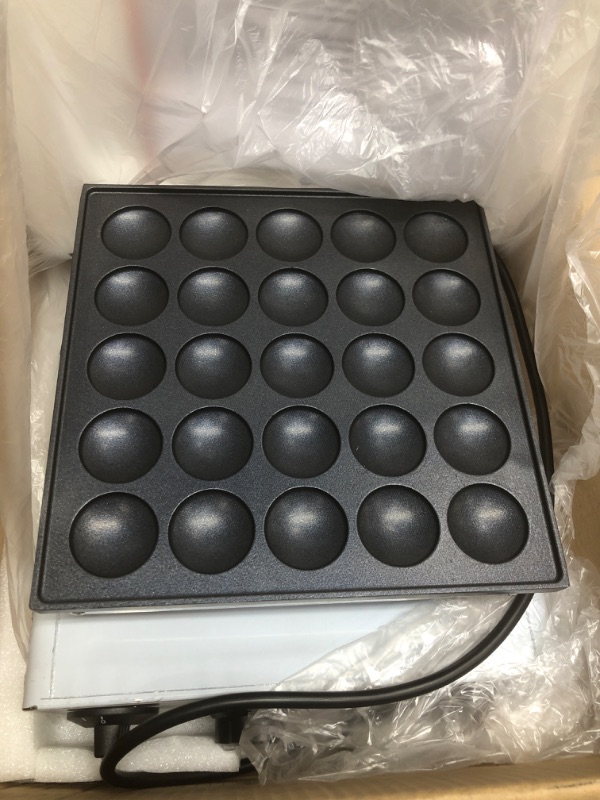 Photo 2 of UNABLE TO TEST
KOSIEJINN Muffin Machine Mini Pancakes Maker Waffle Maker 25-Holes 950W Electric Mini Pancake Machine Muffin Machine Home Kitchen Appliances with Timer, Temperature Control Knob and Heating Indicator (US plug 110V)
