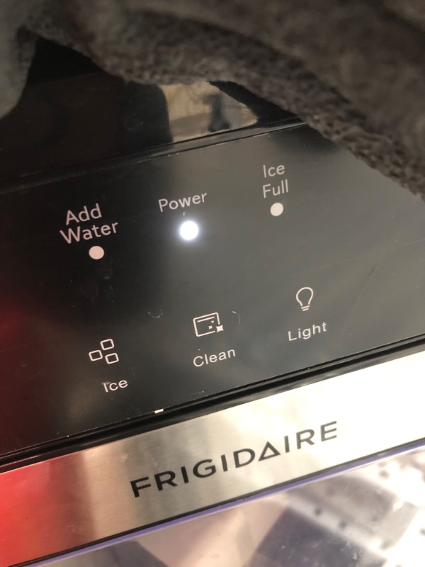 Photo 4 of *USED*
*MISSING manual*
Frigidaire EFIC235-AMZ Countertop Crunchy Chewable Nugget Ice Maker, 44lbs per day, Self Cleaning Function
