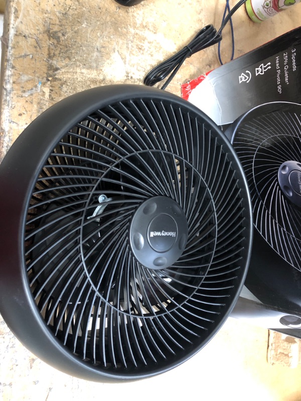 Photo 2 of 12 in. 3 Speed Whole Room Circulator Floor Fan