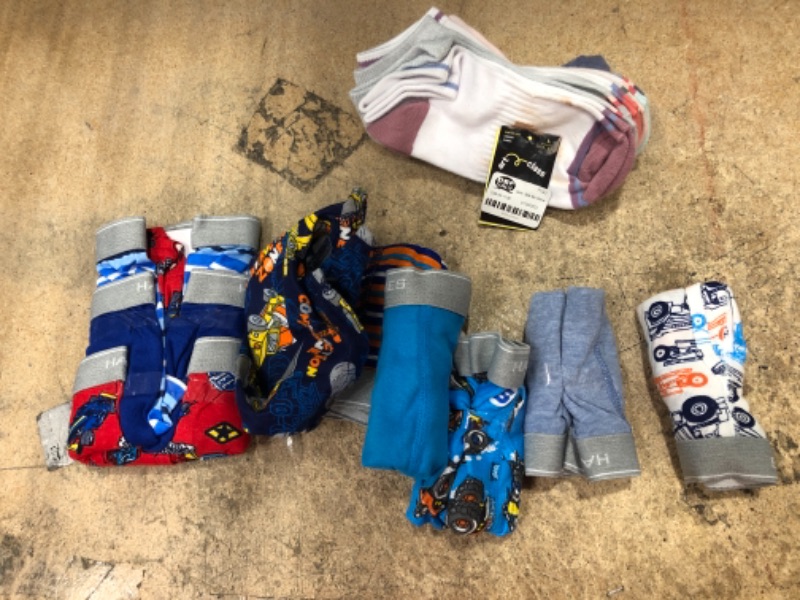 Photo 2 of (2 ITEM BUNDLE) Girls' 6pk No Show Super Soft Socks - art class™ (SIZE LARGE 3-10 ) +10 PAIRS TODDLER BOYS UNDERWEAR SIZE 4T