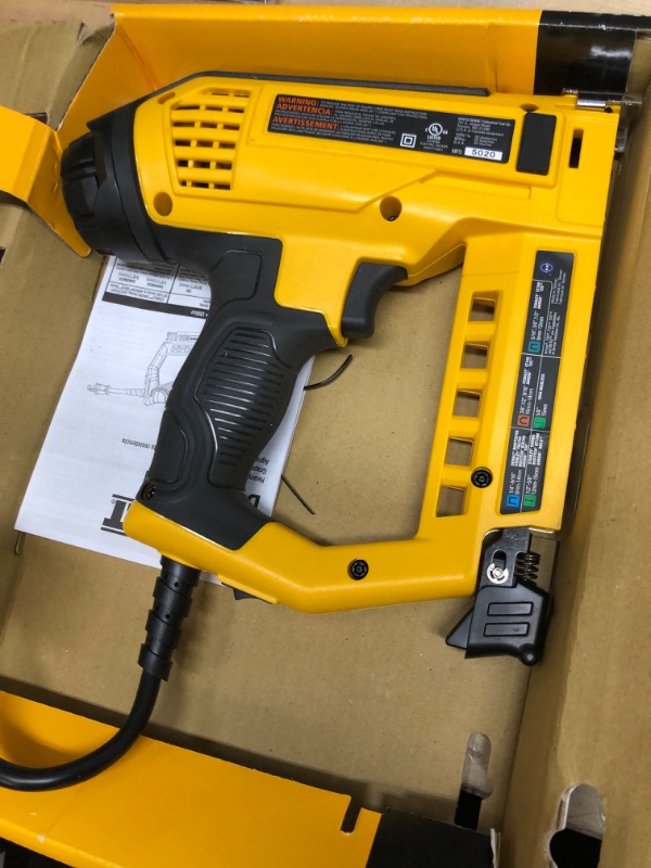 Photo 2 of "DeWALT DWHT75021 Heavy Duty Electric 5 in 1 Multi-Tracker"
