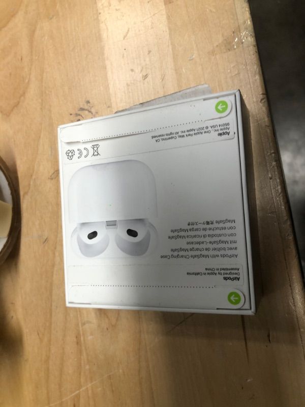 Photo 4 of Apple AirPods (3rd Generation)
