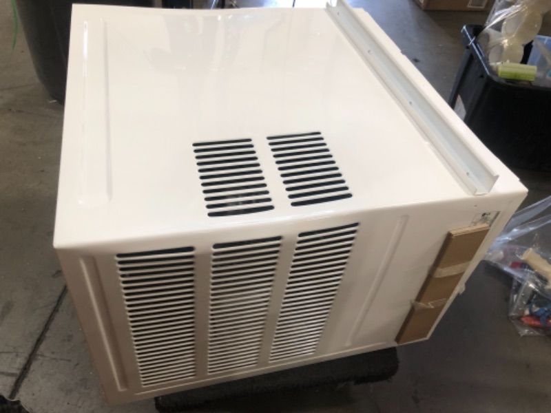Photo 7 of ***PARTS ONLY*** LG Electronics 24,500 BTU 230/208-Volt Window Air Conditioner LW2516ER with ENERGY STAR and Remote in White