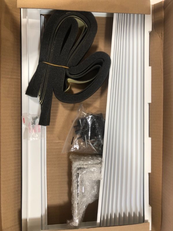 Photo 11 of ***PARTS ONLY*** LG Electronics 24,500 BTU 230/208-Volt Window Air Conditioner LW2516ER with ENERGY STAR and Remote in White