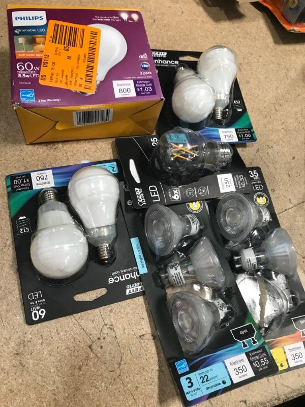 Photo 1 of *NO REFUNDS/RETURNS** - Bundle of assorted light bulbs