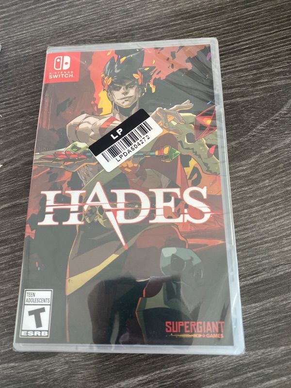 Photo 1 of Hades - Nintendo Switch
