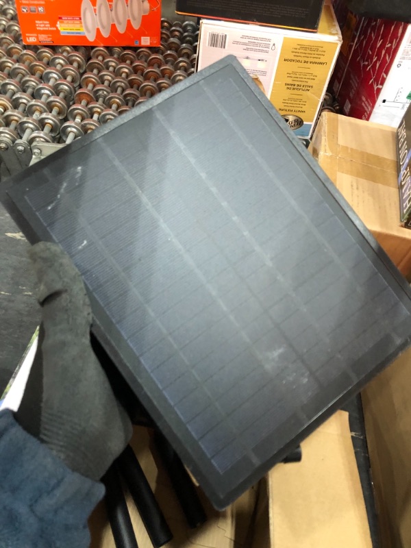 Photo 1 of *USED*
Hampton Bay Solar Black LED 75-150 Lumen High-Low 3-Head Metal Spotlight
