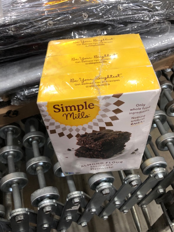 Photo 2 of *EXPIRES Jan 22 2022*
Simple Mills Almond Flour Baking Mix, Gluten Free Brownie Mix, Easy to make in Brownie Pan, Chocolate Flavor, Made with whole foods, 3 Count (Packaging May Vary)
