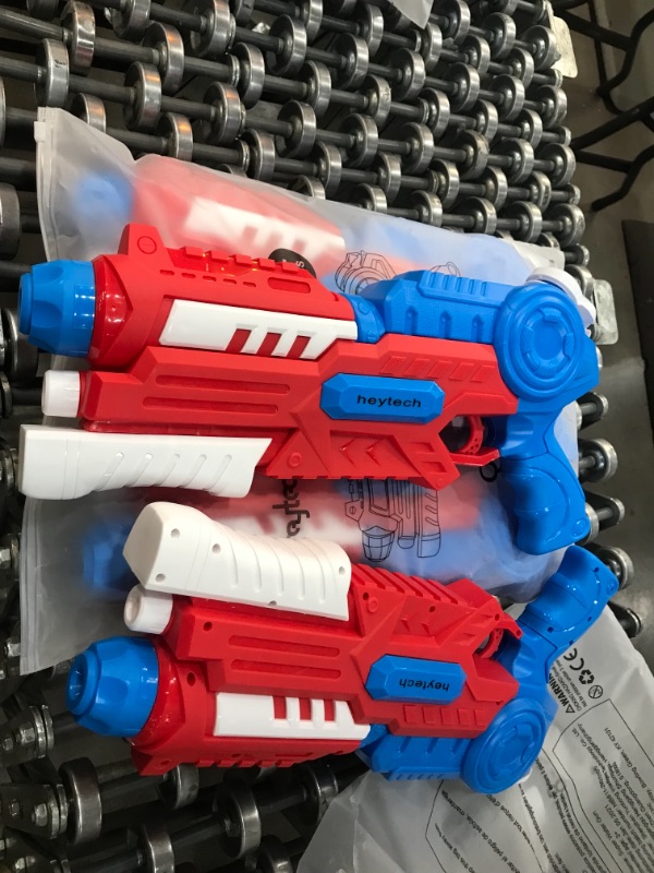 Photo 2 of heytech 2 Pack Super Water Gun Water Blaster 1200CC High Capacity Water Soaker Blaster Squirt Toy Swimming Pool Beach Sand Water Fighting Toy (Red/Blue)
