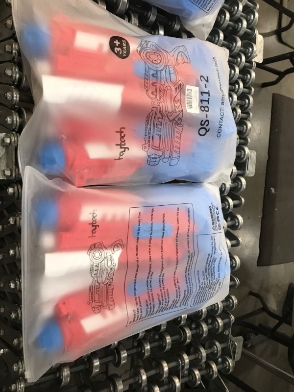 Photo 1 of heytech 4 Pack Super Water Gun Water Blaster 1200CC High Capacity Water Soaker Blaster Squirt Toy Swimming Pool Beach Sand Water Fighting Toy (Red/Blue)
