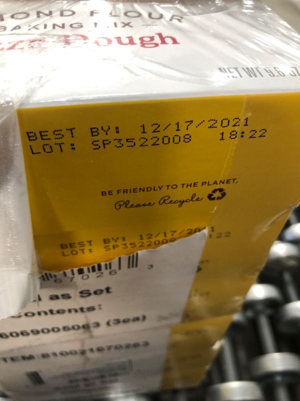 Photo 1 of **EXPIRED 12/17/2021** Simple Mills Almond Flour, Cauliflower Pizza Dough Mix, Gluten Free, Made with whole foods, 3 Count (Packaging May Vary)