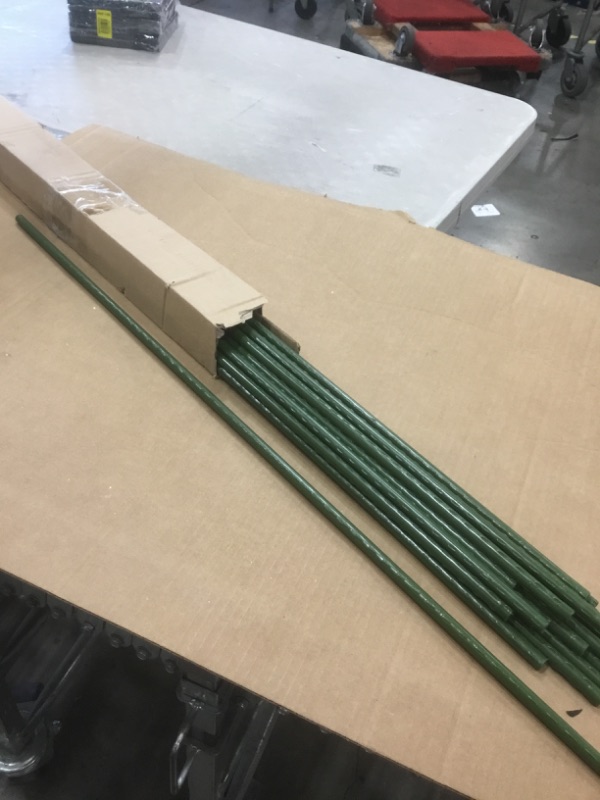 Photo 2 of 20 ct. 3 ft. Green Colored Sturdy Stakes
