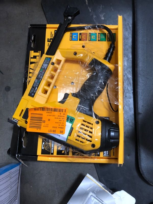 Photo 2 of DeWalt 5-in-1 Multi-Tacker and Brad Nailer