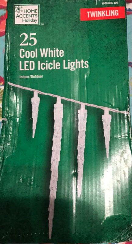 Photo 1 of  do not turn on Home Accents Holiday 25 LED Icicle Lights Twinkling Cool White