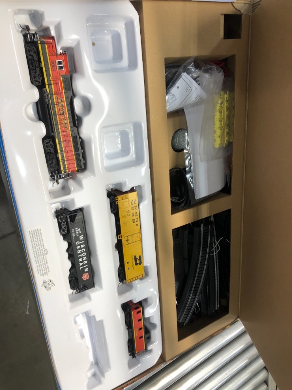 Photo 2 of Bachmann Rail Chief HO Scale Electric Train Set